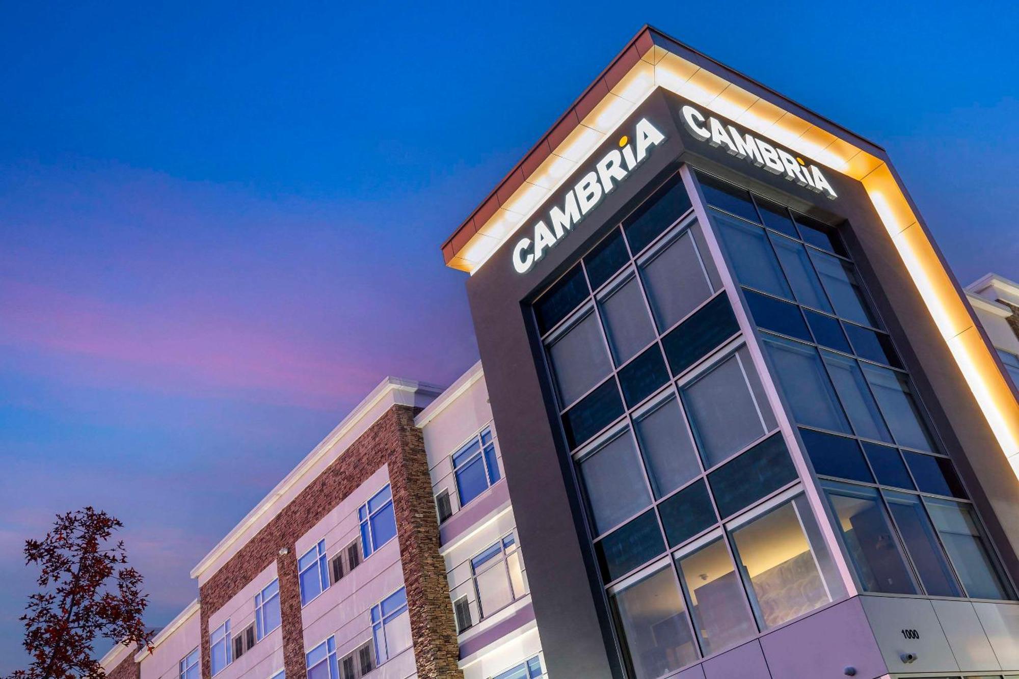 Cambria Hotel Manchester South Windsor Exterior photo