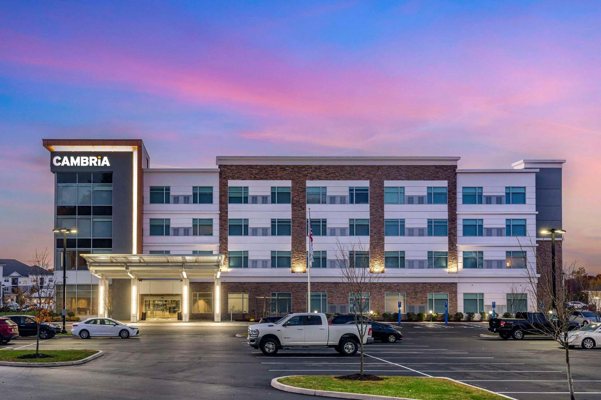 Cambria Hotel Manchester South Windsor Exterior photo
